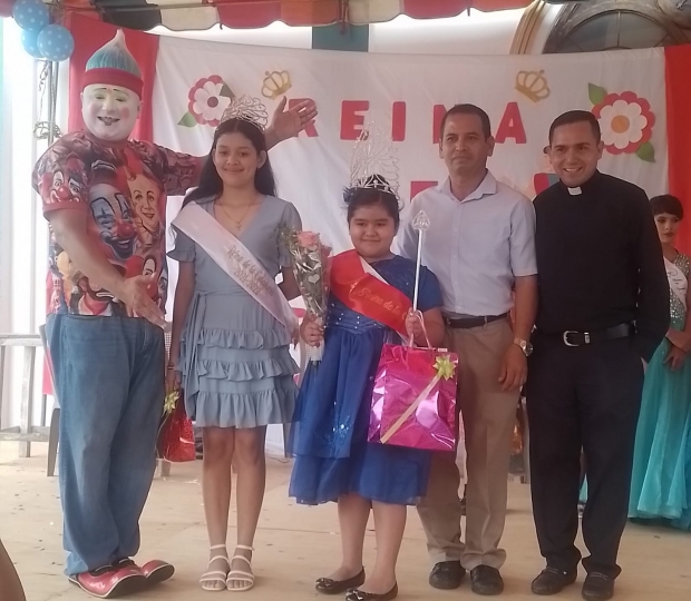 CORONACION DE LA REINA DE LA CATEQUESIS Y CELEBACION DEL DIA DEL NIO