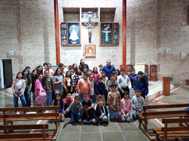 Ni�os de catequesis Reciben el sacramento de la reconciliacion. Caoilla de Lujan y San Francisco!! 