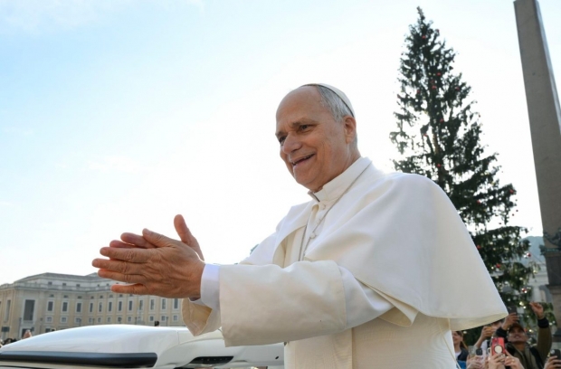 CATEQUESIS DEL PAPA : El aut�ntico destino del coraz�n es colmarlo con el Amor de Dios