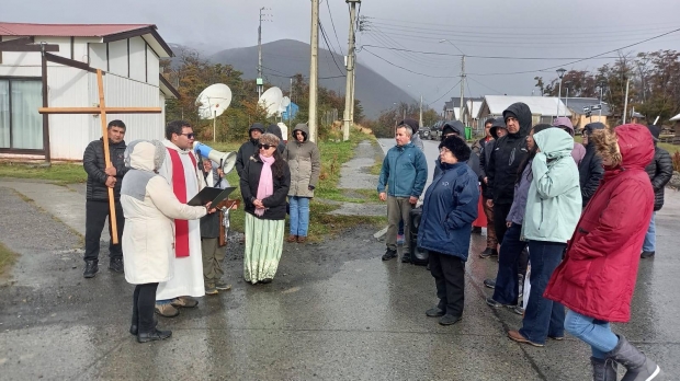 VIERNES DE LA PASI�N: VIA CRUCIS Y LITURGIA DE LA PASI�N