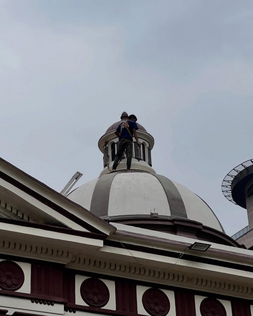 Comienzan las labores de pintura a la fachada 