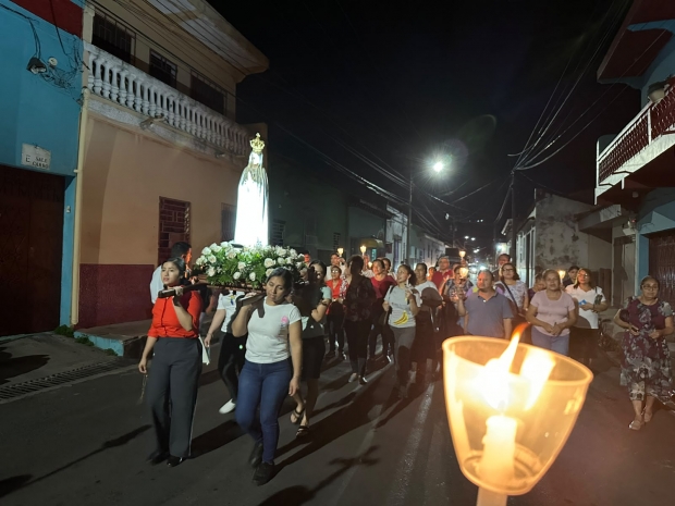 Comunidad de Santa B�rbara celebra con fervor la festividad de Nuestra Se�ora de F�tima