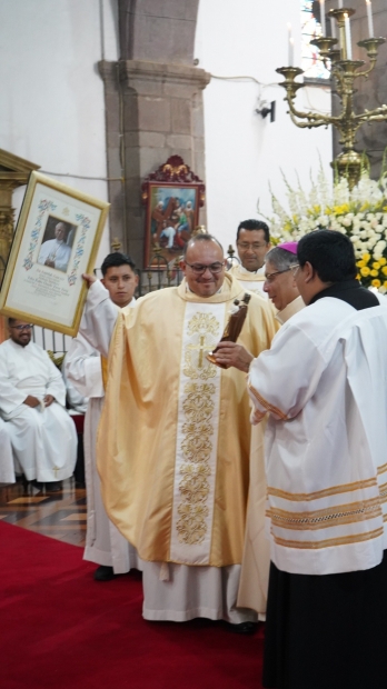 Misa Crismal de Jueves Santo 2026 y Bodas de Plata Padre Rub�n Parra 