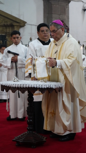 Misa Crismal de Jueves Santo 2026 y Bodas de Plata Padre Rub�n Parra 