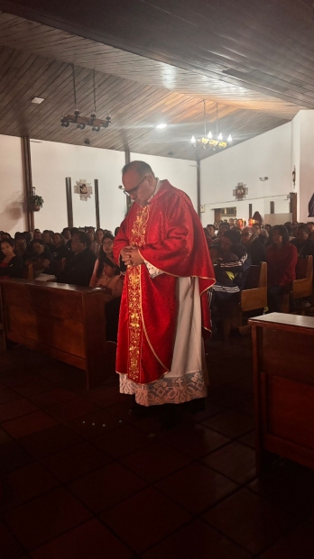 Adoraci�n de la Cruz