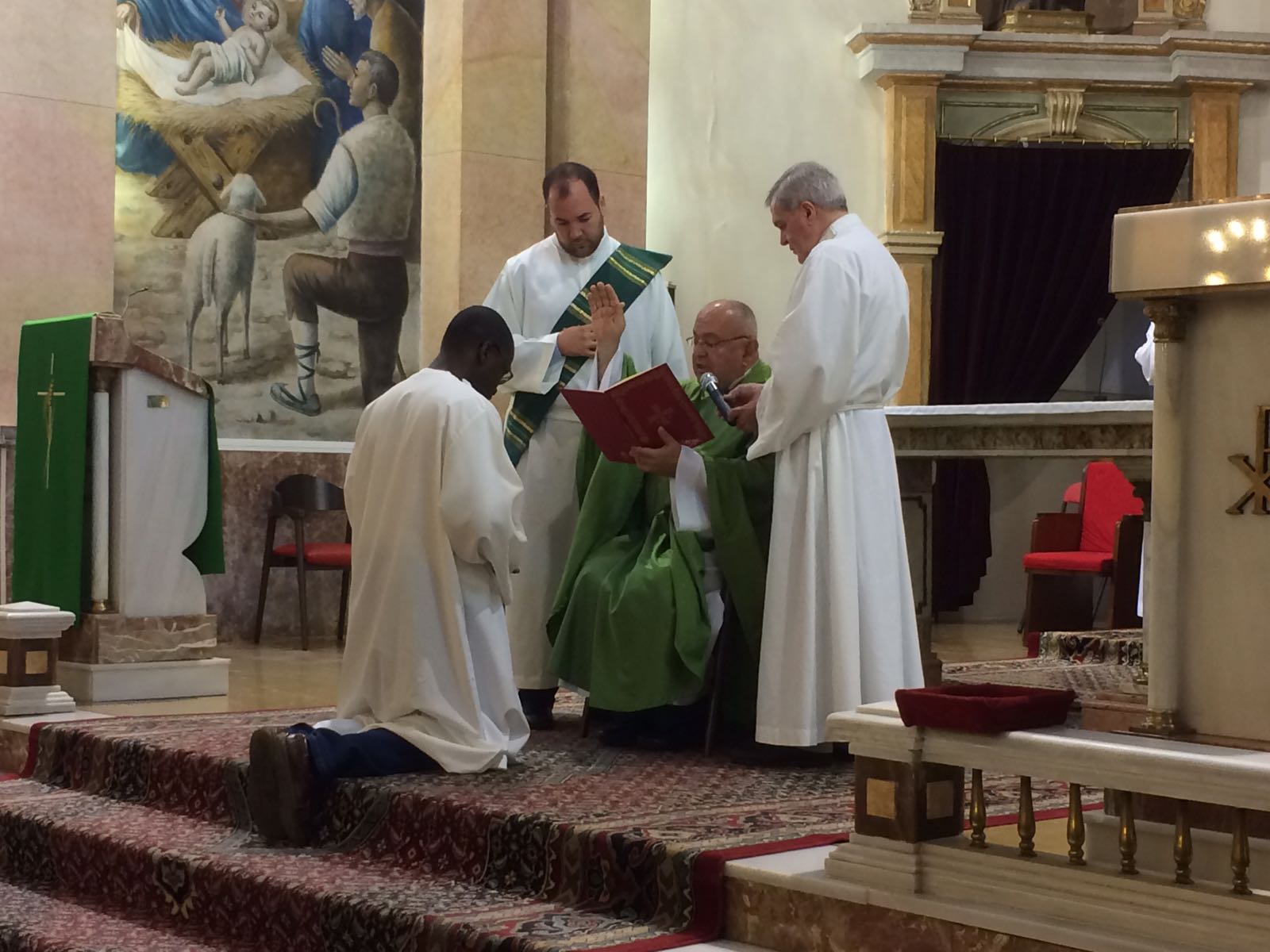 Visita del P. General y recepci�n de los ministerios de acolitado y lectorado de fray Sosthene Auguste