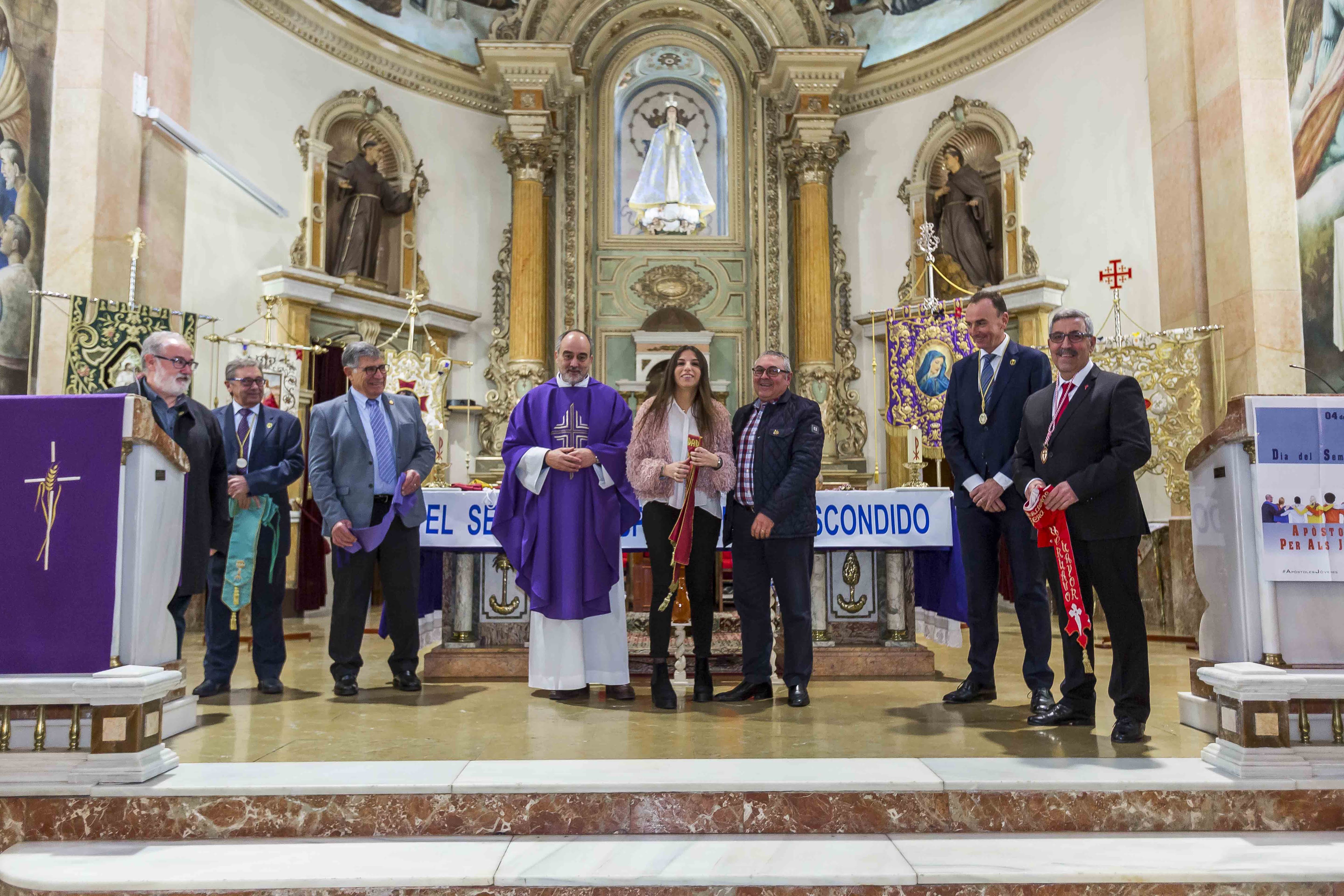 Imposici�n de medallas a los nuevos hermanos