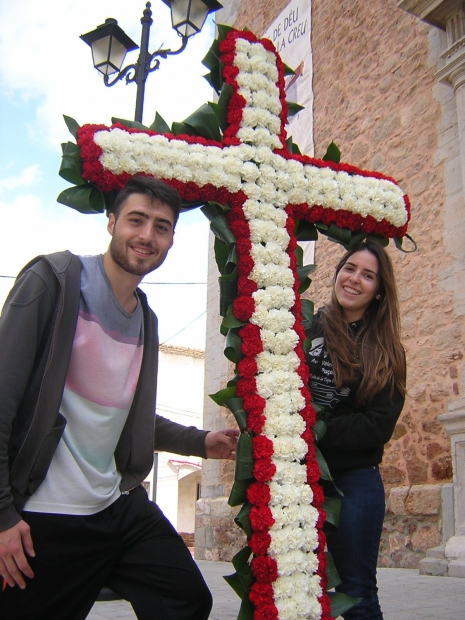 CREU DE MAIG, FESTERS I ALBAES...
