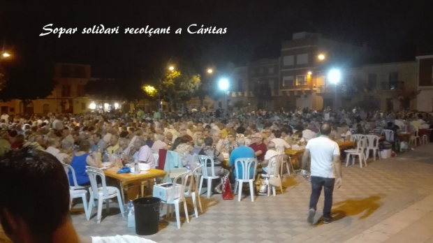 CENA SOLIDARIA Y CANTO DE ALBAES