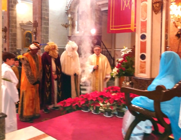 MISA DE EPIFANIA CON LOS MAGOS Y LOS NIOS...