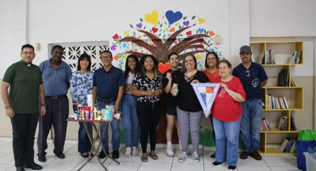 **Creando Espacios : La Importancia de los Rincones de Lectura en Nuestra Parroquia de Santa Ana**