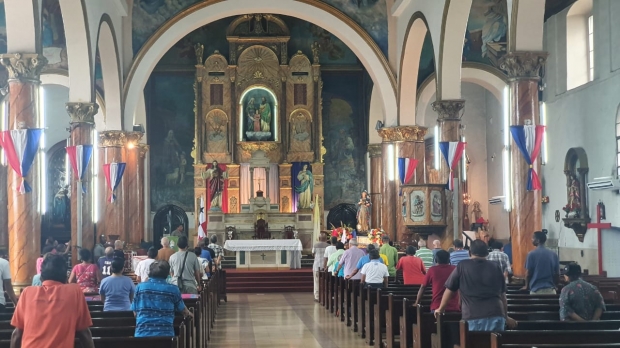 Mes de la Patria. Escuchen reyes,  y entiendan; aprendan, soberanos de todas las naciones de la tierra.