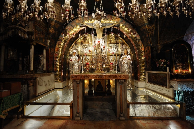 La Colecta de este da va destinada al apoyo de nuestros hermanos cristianos que custodian los santos lugares en Tierra Santa Jerusaln.