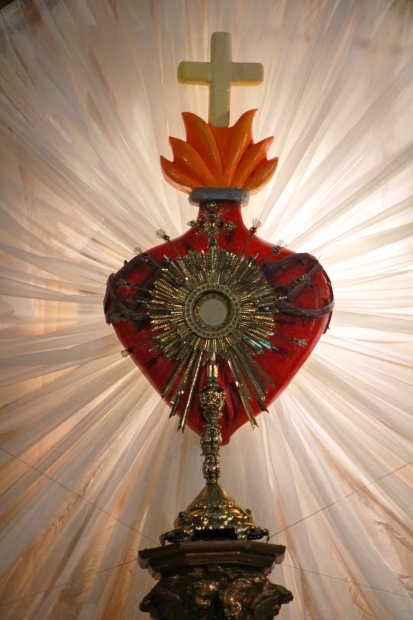 Mes de Julio: Sumrgete en el Poder Redentor y Transforma tu Vida con la Devocin a la Preciossima Sangre de Cristo
