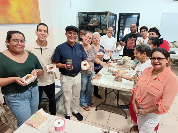 Curso de Postres Navide�os en la Parroquia de Santa Ana
