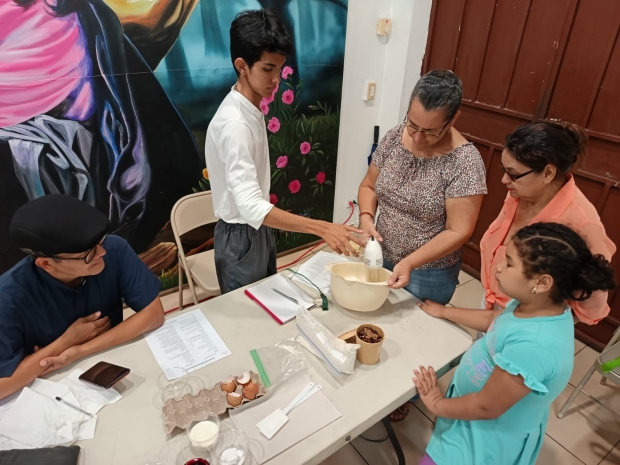Curso de Postres Navide�os en la Parroquia de Santa Ana