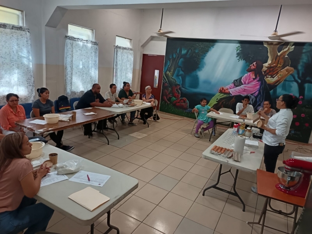 Curso de Postres Navide�os en la Parroquia de Santa Ana