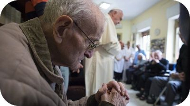 Francisco a sacerdotes ancianos: la fragilidad elevndonos a Dios, nos depura y santifica