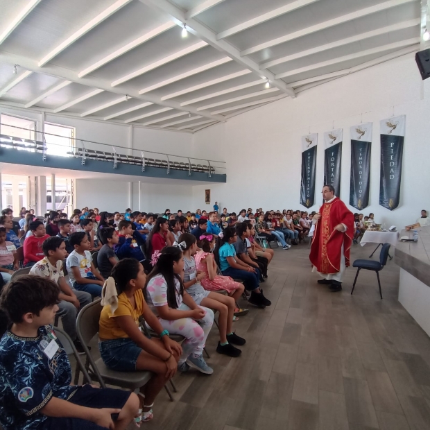Misa Mistaggica con los nios de Primera Comunin 