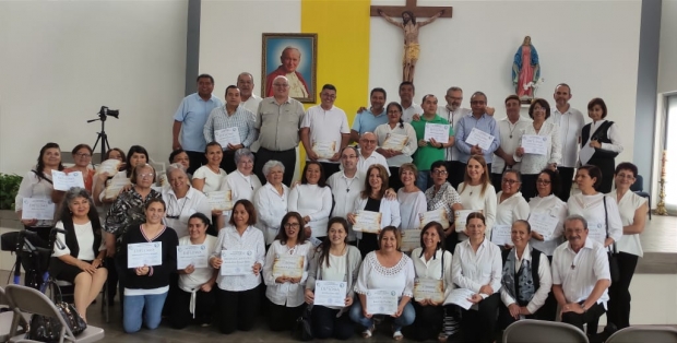 Entrega de Diplomas en la ESCUELA DE FORMACIN DE AGENTES LAICOS
