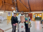 Entrega de obsequio a nuestro Prroco p.Yuliano Viveros O.S.A., por su 14 Aniversario de Ordenacin Sacerdotal, a nombre del Consejo Parroquial.